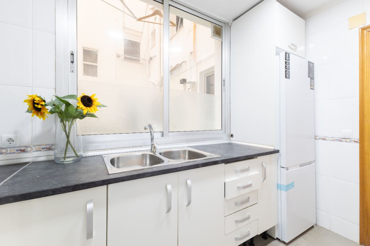 Habitación individual en Ernesto Ferrer — Compartido — 5