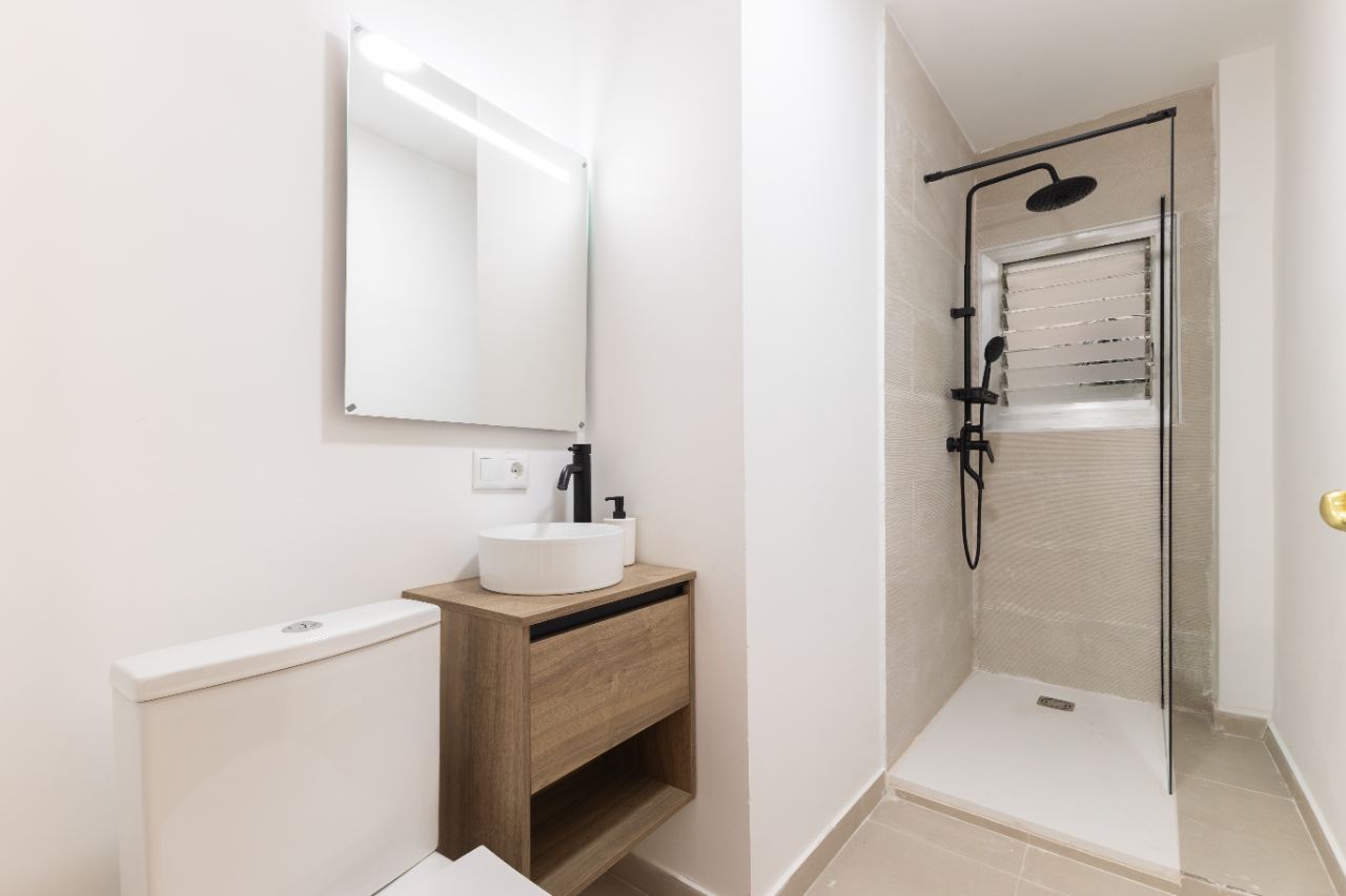Habitación individual en Ernesto Ferrer — Compartido — 7