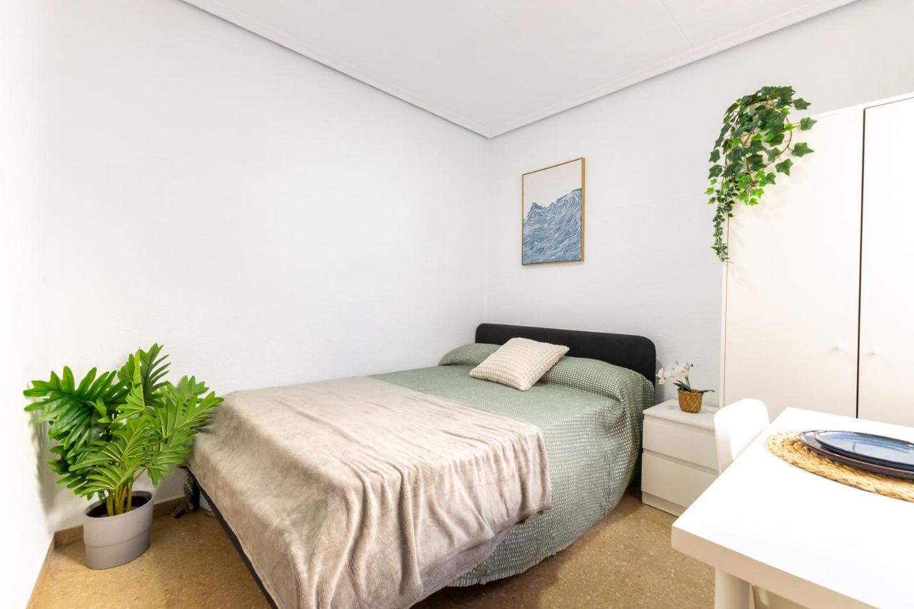 Habitación individual en Padre Viñas — Privada — 2