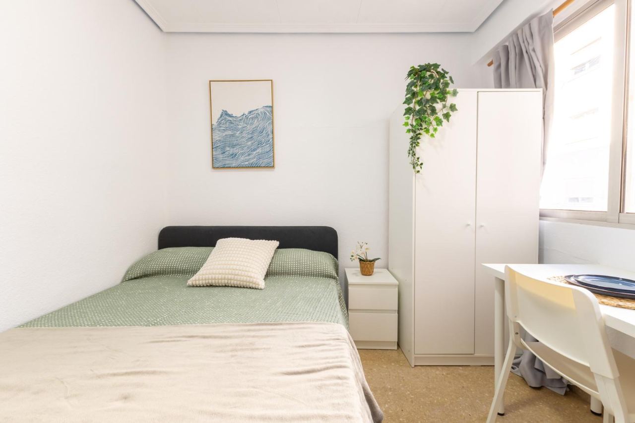 Habitación individual en Padre Viñas — Privada — 4