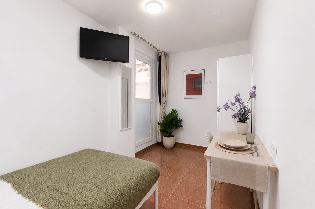 Habitación individual en Ernesto Ferrer — Privada — 2